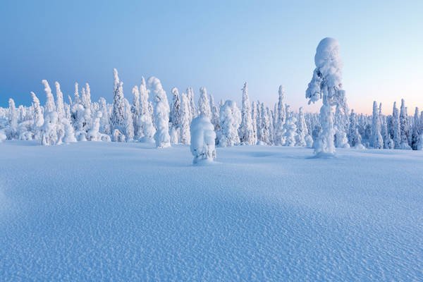 Äteritsiputeritsipuolilautatsijänkä (35 chữ cái) ở Savukoski (Lapland, Phần Lan) không chỉ nổi tiếng nhờ tên gọi dài, mà còn có khung cảnh thiên nhiên ấn tượng, nhất là vào mùa đông tuyết phủ. Ảnh: The Culture Trip.